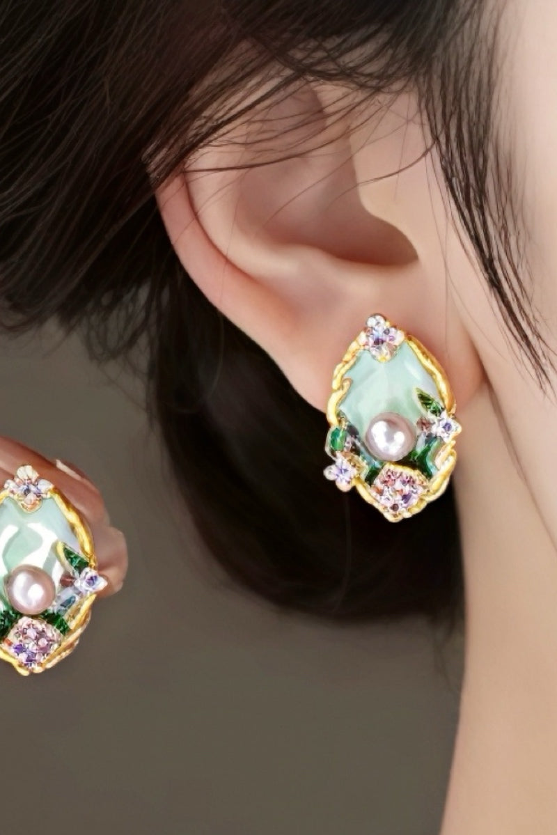 Vintage Flower Pearl Stud Earrings