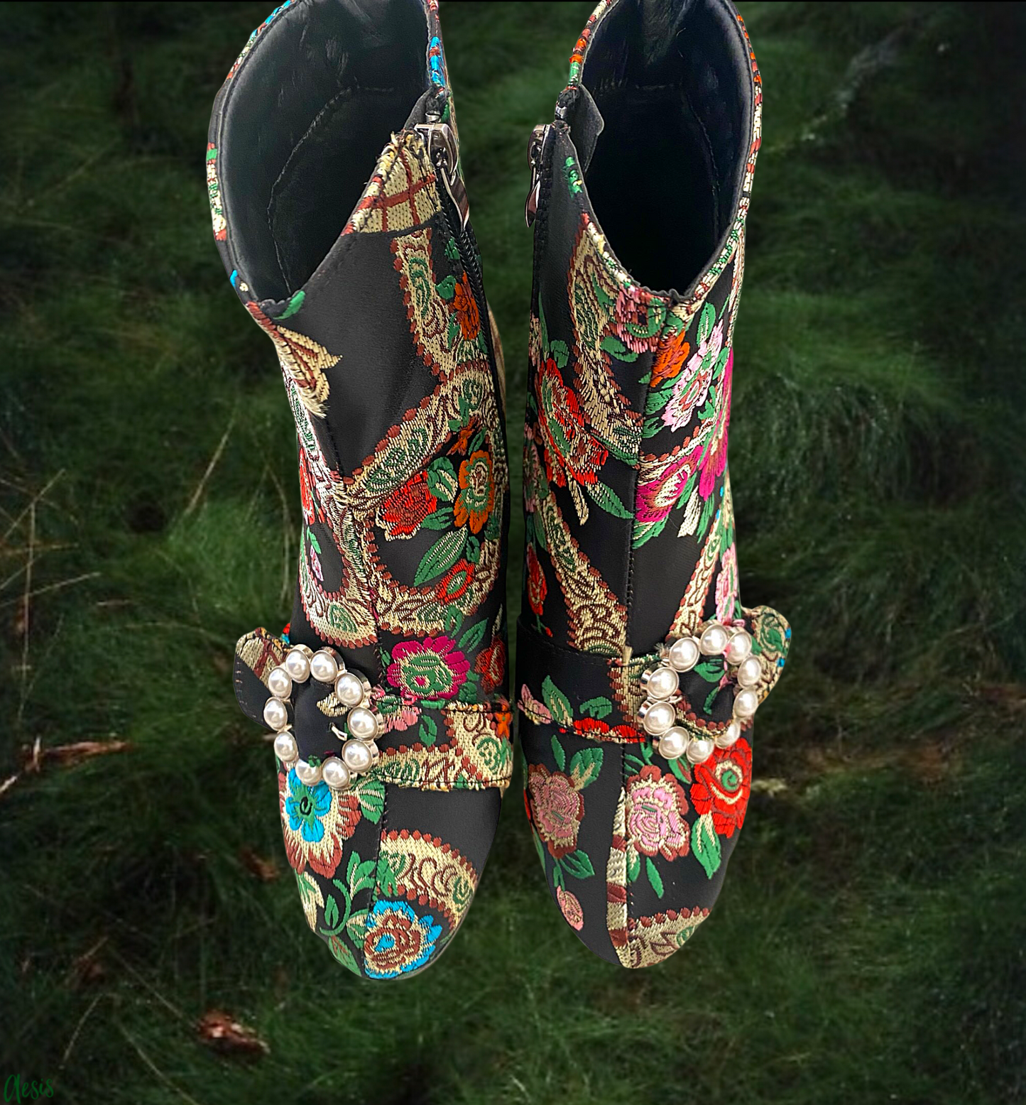 Women’s Embroidery Boots